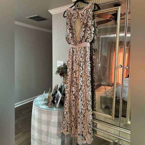 Tadashi Shoji | Sleeveless Blouson Sequin Lace Gown | Blush Gold✨ | NWT | Size 6 - Picture 3 of 5